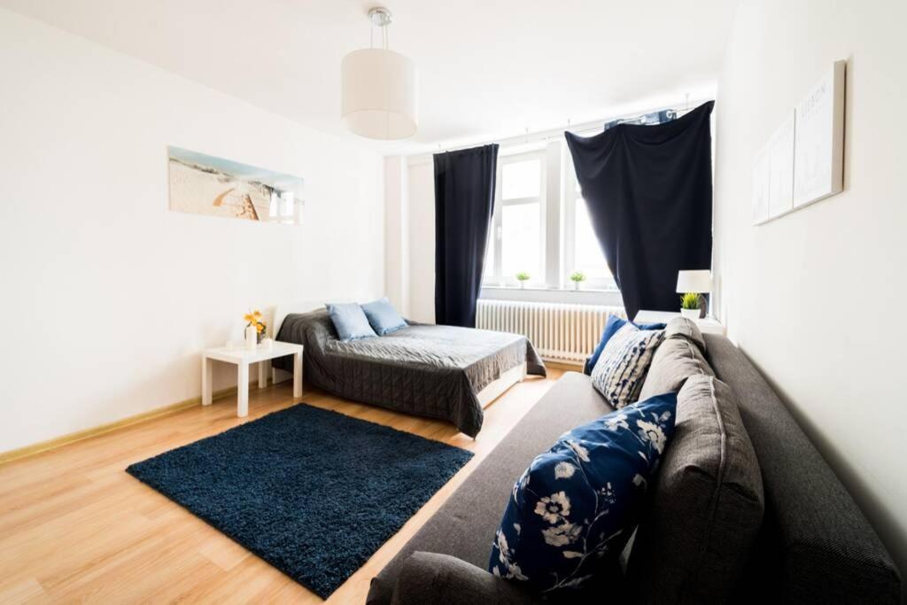 3 Rooms Big Apartment - 150 M Town Hall - Nice Design Breslavia Exterior foto