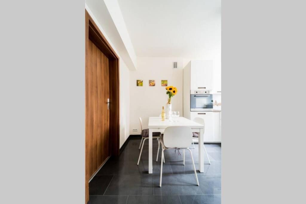 3 Rooms Big Apartment - 150 M Town Hall - Nice Design Breslavia Exterior foto