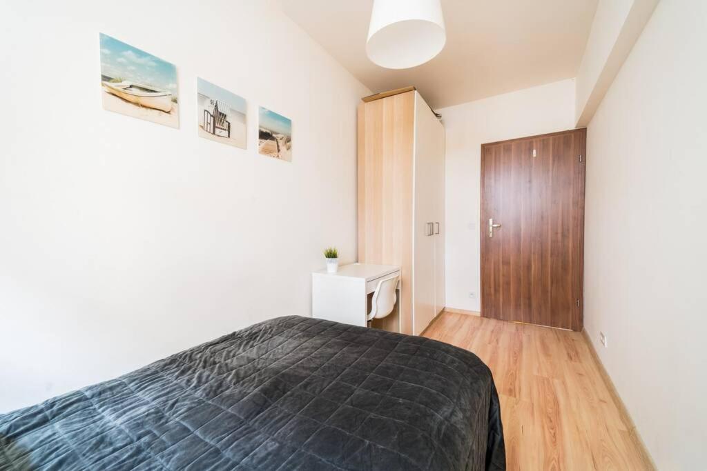 3 Rooms Big Apartment - 150 M Town Hall - Nice Design Breslavia Exterior foto