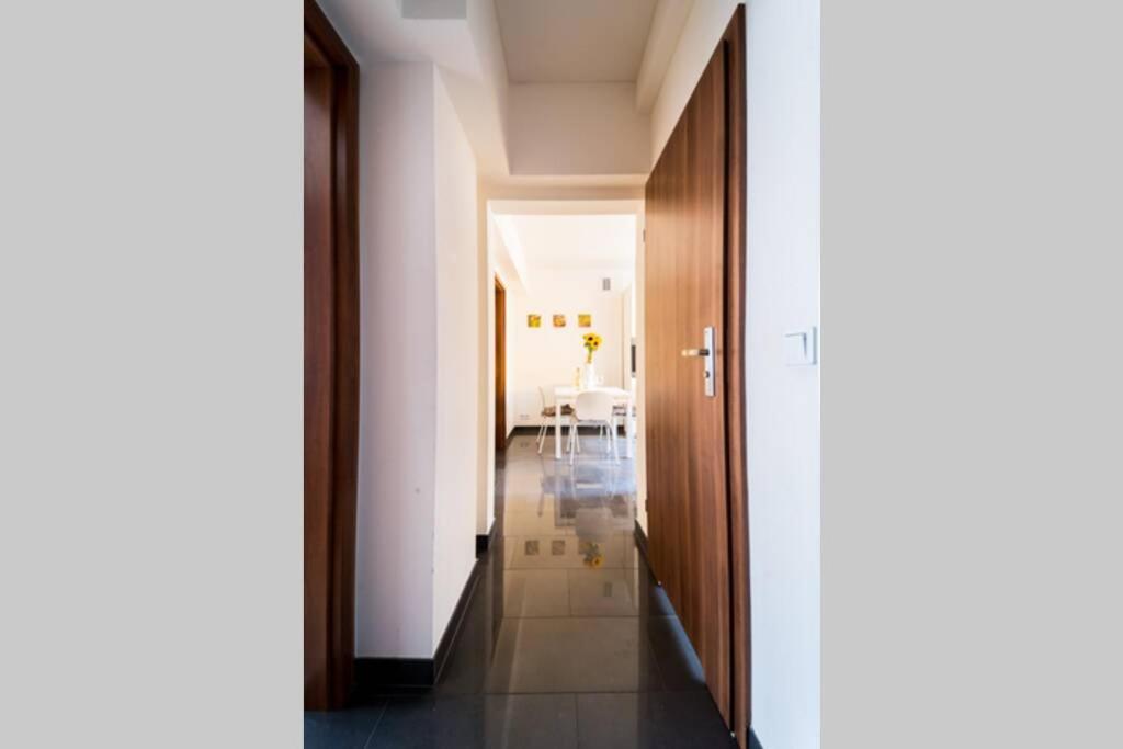 3 Rooms Big Apartment - 150 M Town Hall - Nice Design Breslavia Exterior foto